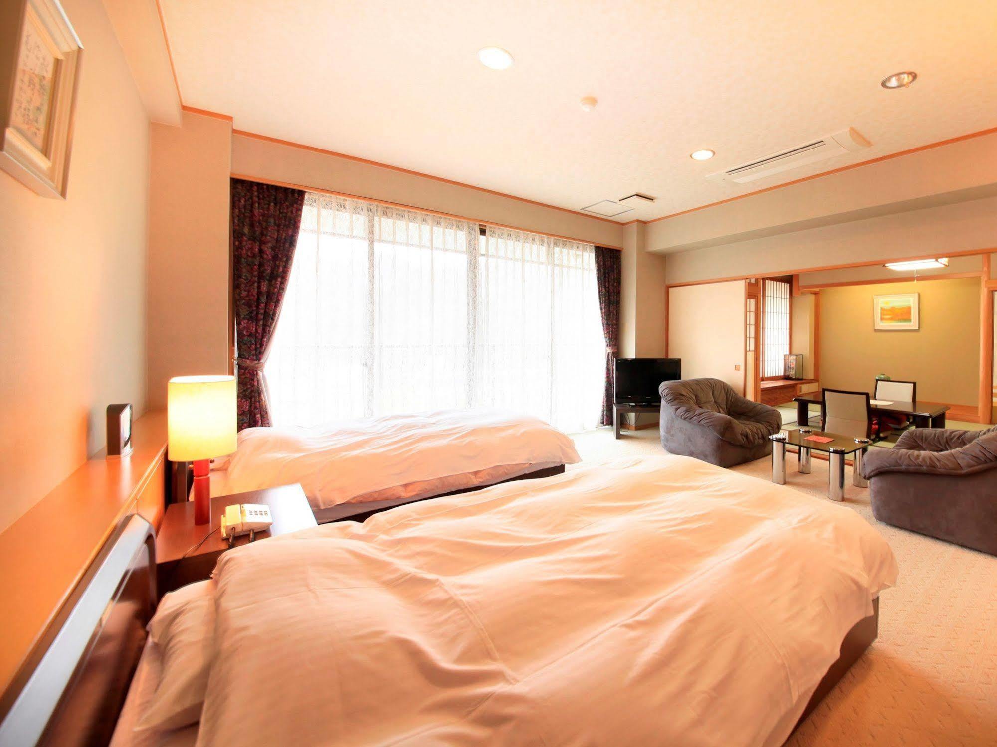 Hotel Kamogawaso Takehara Exterior photo